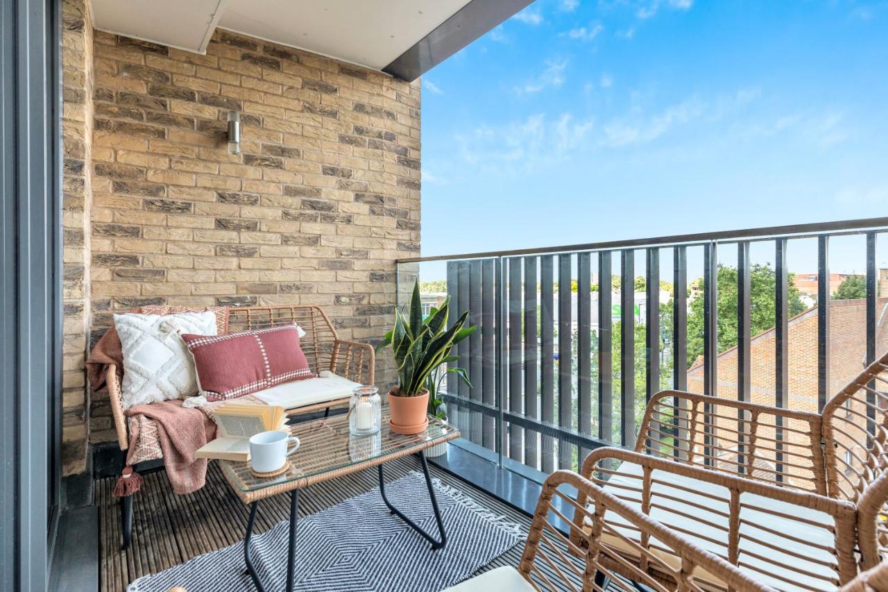 Modern Luxe Apt Just 10 Mins From Tower Bridge! Easy Access To Tube And Bus Londýn Exteriér fotografie