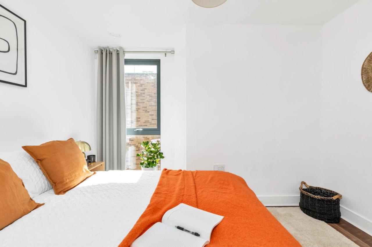 Modern Luxe Apt Just 10 Mins From Tower Bridge! Easy Access To Tube And Bus Londýn Exteriér fotografie