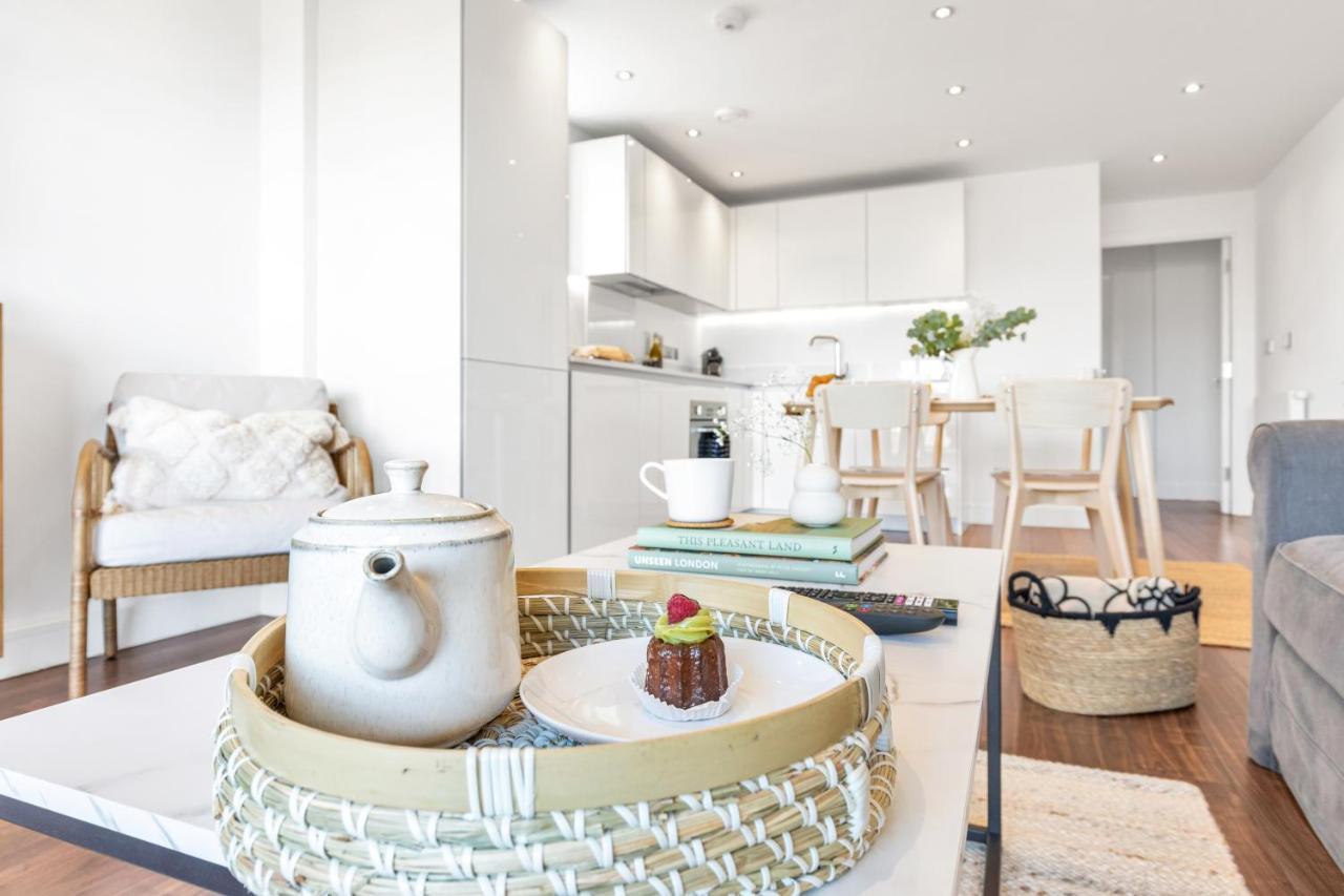 Modern Luxe Apt Just 10 Mins From Tower Bridge! Easy Access To Tube And Bus Londýn Exteriér fotografie